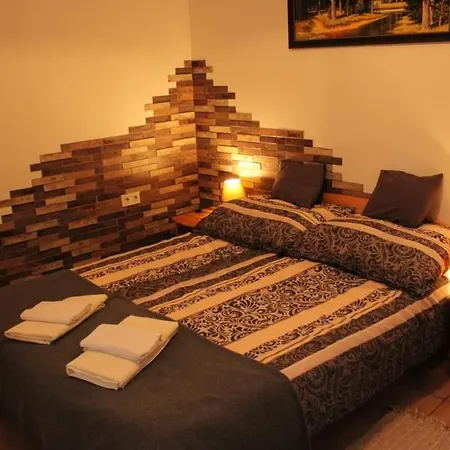 Pikolo Vendeglo Es Vendeghaz 3*