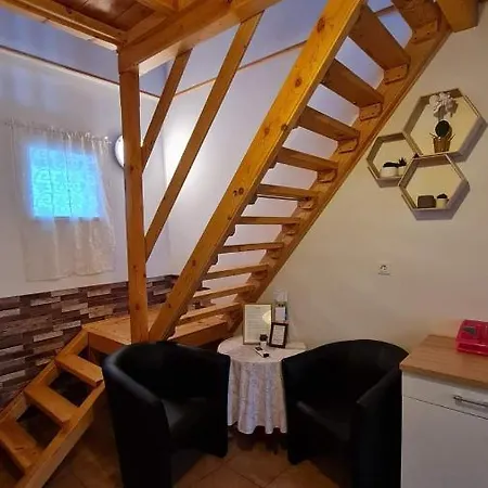 Pikolo Vendeglo Es Vendeghaz Гостевой дом 3*