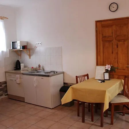 Pikolo Vendeglo Es Vendeghaz 3*