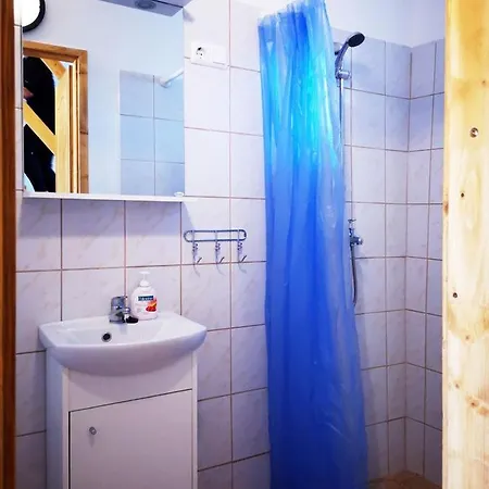 Pikolo Vendeglo Es Vendeghaz