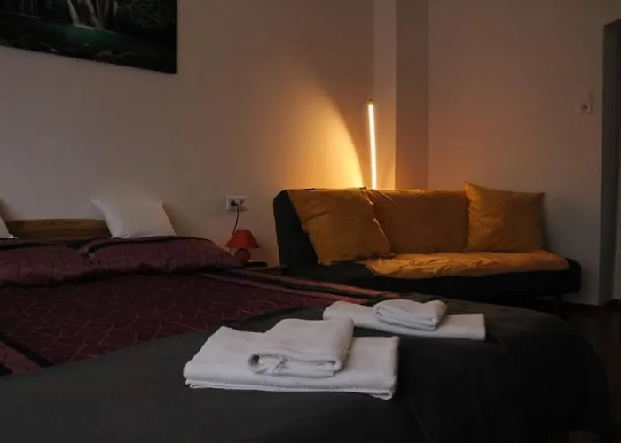 Pikoló Vendéglő és 3*